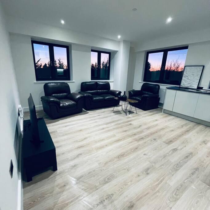 New One Bedroom Luxury Apartment In Solihull Buitenkant foto