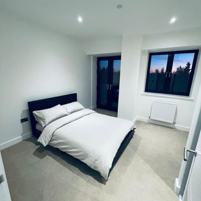 New One Bedroom Luxury Apartment In Solihull Buitenkant foto