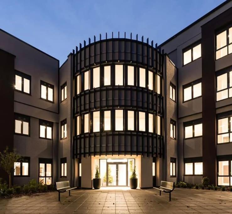 New One Bedroom Luxury Apartment In Solihull Buitenkant foto