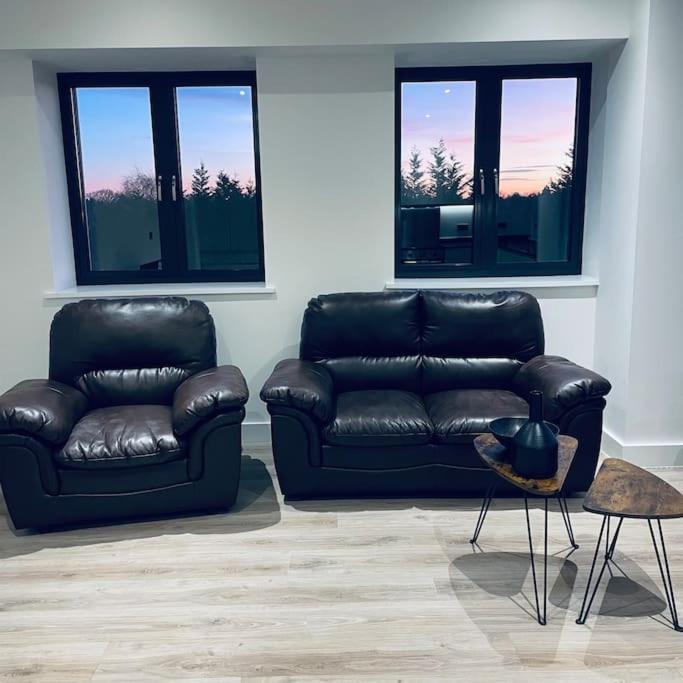 New One Bedroom Luxury Apartment In Solihull Buitenkant foto