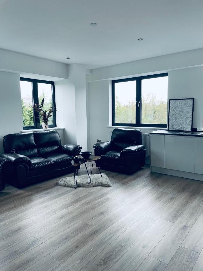 New One Bedroom Luxury Apartment In Solihull Buitenkant foto